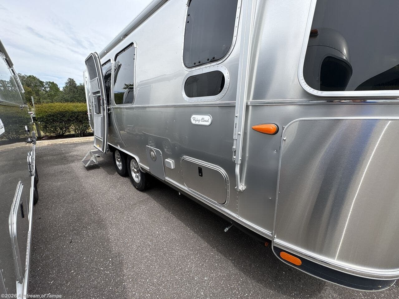New 2027 Airstream Flying Cloud 23FB Twin available in Dover, Florida