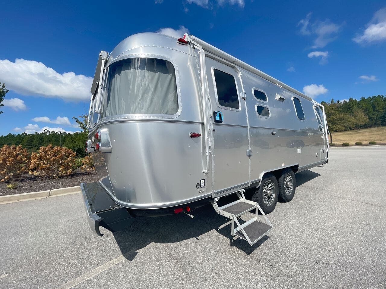 New 2026 Airstream Trade Wind 25FBQ available in Dover, Florida