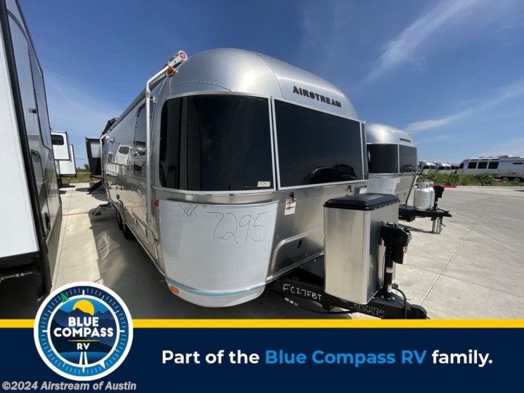 New 2023 Airstream Flying Cloud 27FB available in Buda, Texas