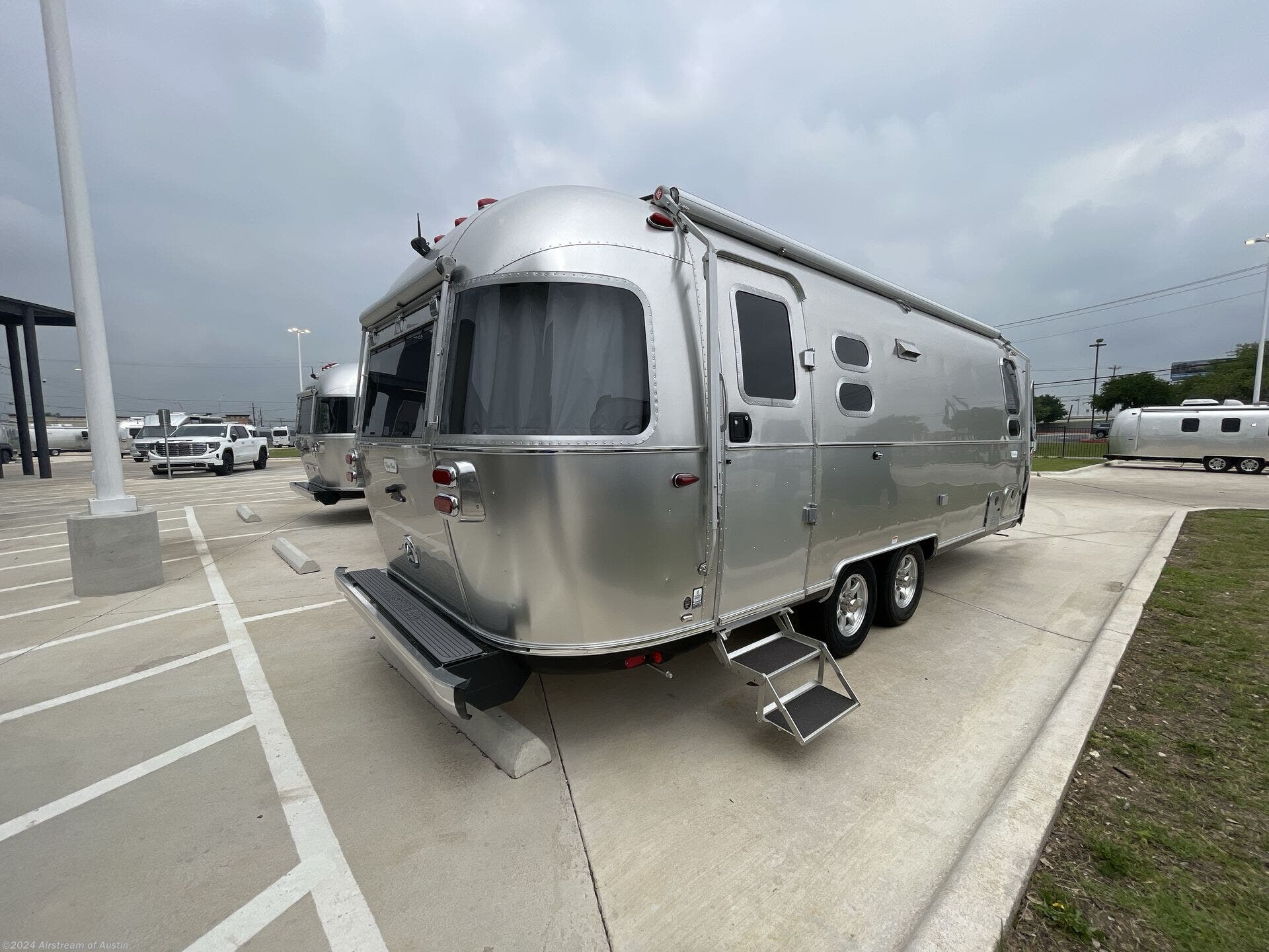 2024 Airstream Flying Cloud 25FB Twin RV for Sale in Buda, TX 78610