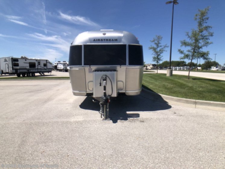 New 2025 Airstream Globetrotter 27FB available in Buda, Texas