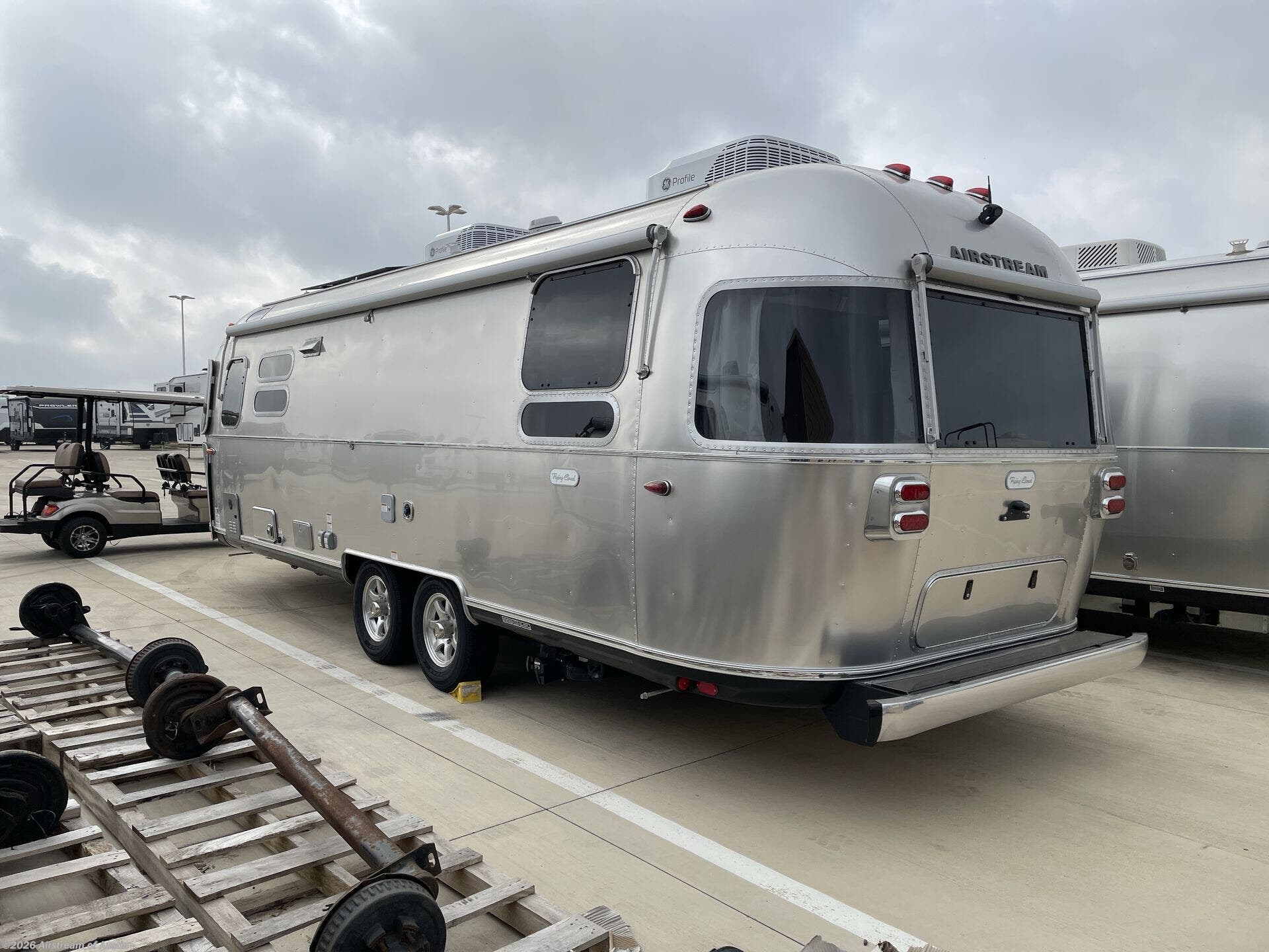 New 2025 Airstream Flying Cloud 28RB available in Buda, Texas