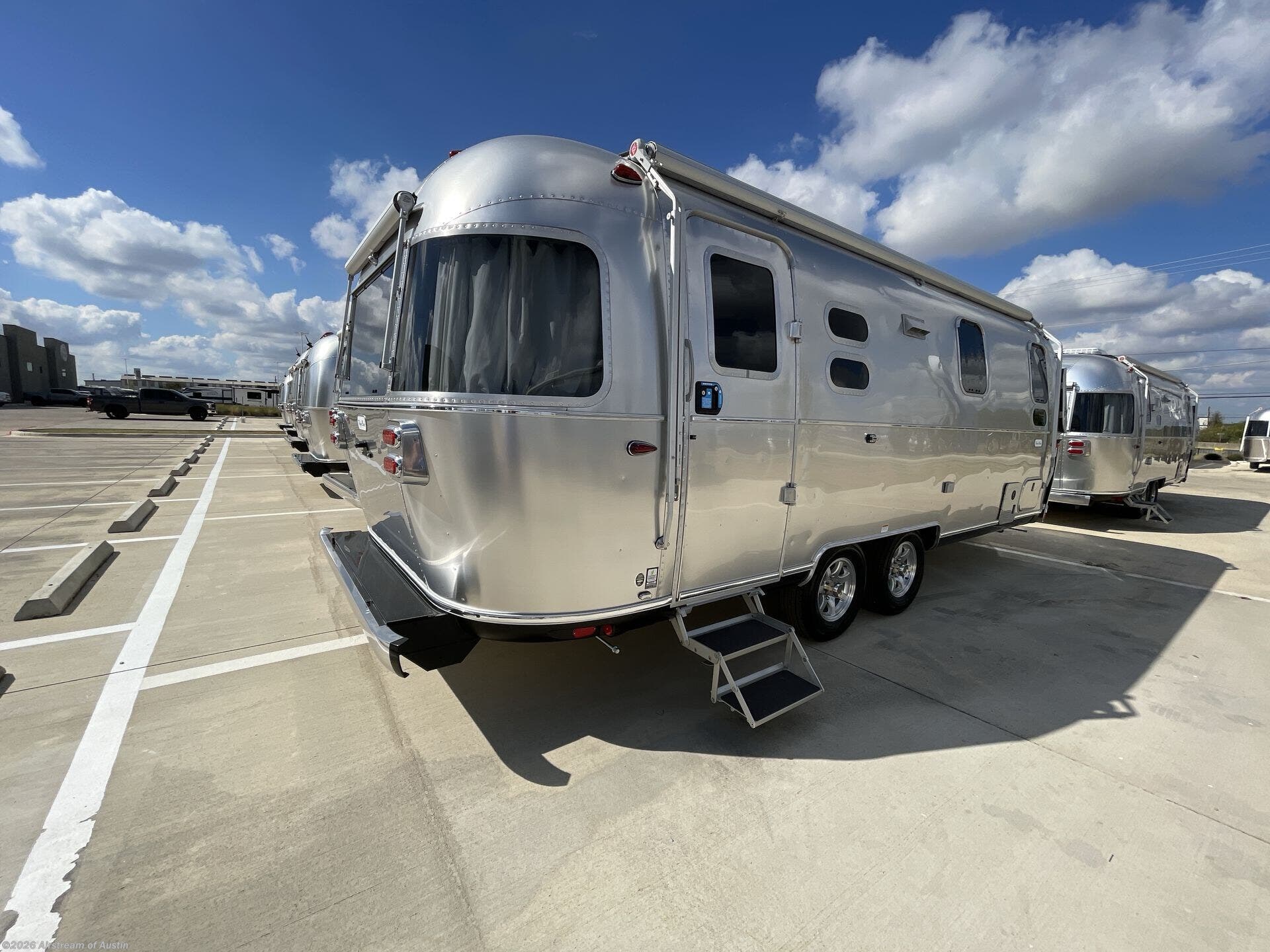 New 2026 Airstream Flying Cloud 25FB available in Buda, Texas