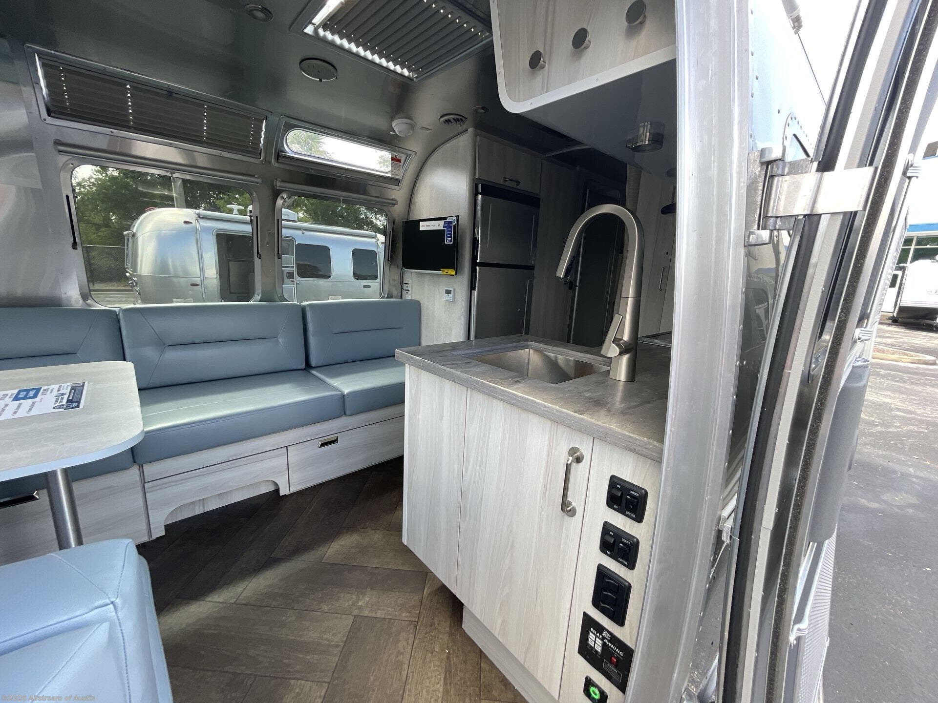 New 2025 Airstream International 25FB available in Buda, Texas