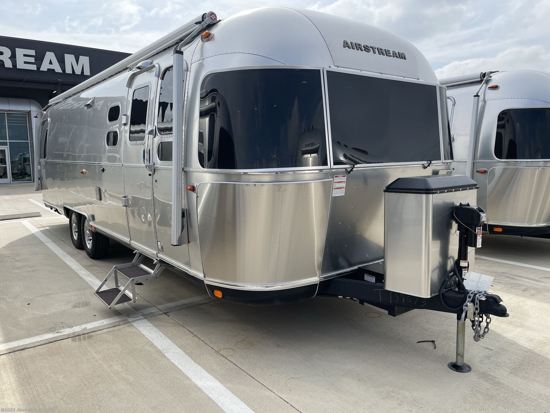 New 2026 Airstream Classic 28RB available in Buda, Texas