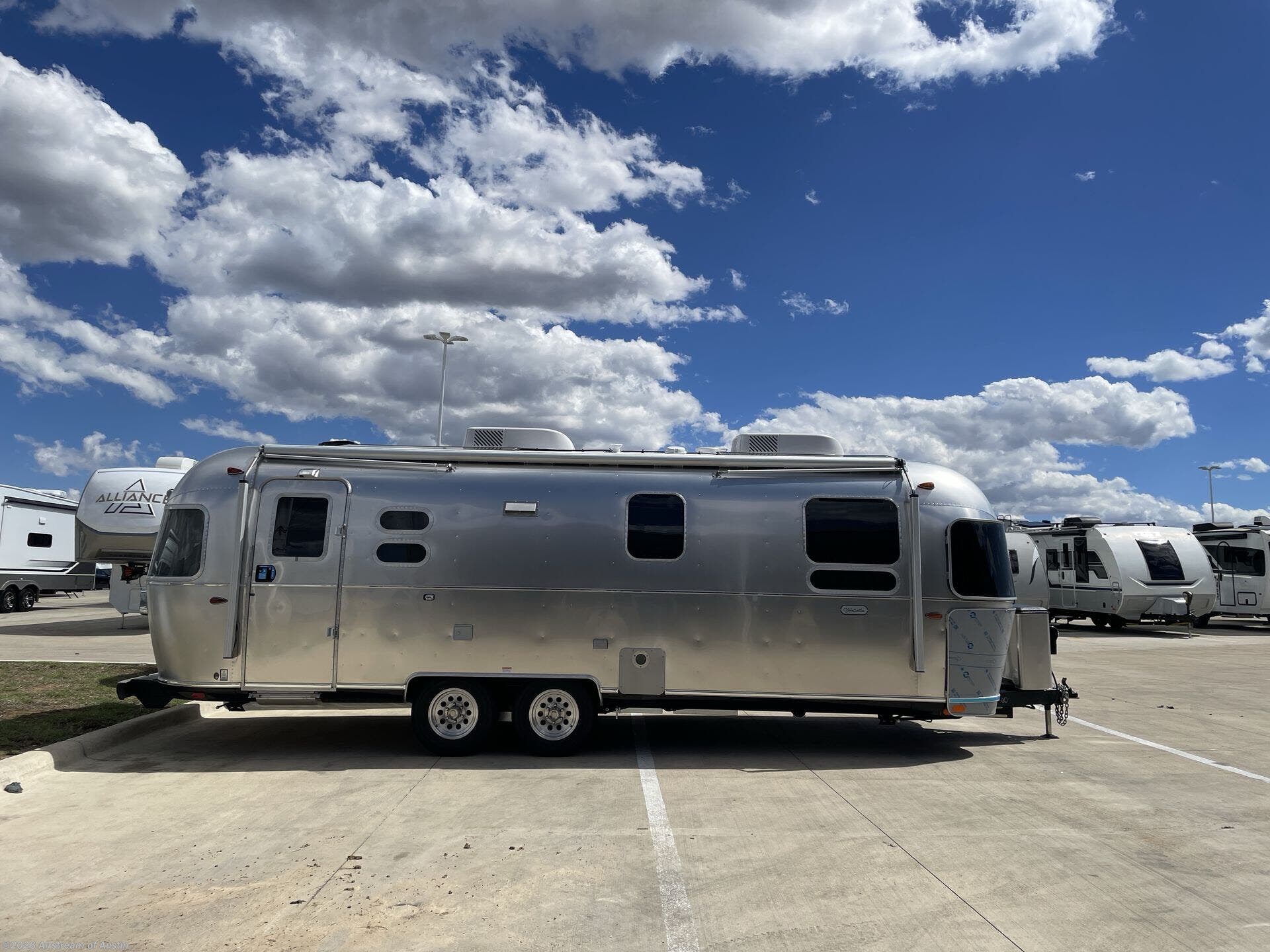 2026 Globetrotter 27FB by Airstream from Airstream of Austin in Buda, Texas
