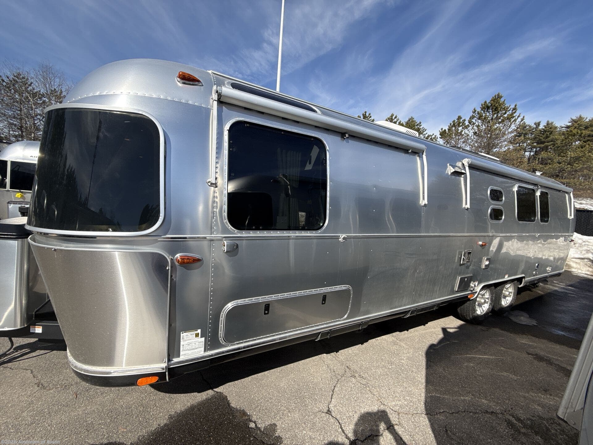 New 2026 Airstream Classic 33FB Twin available in Buda, Texas