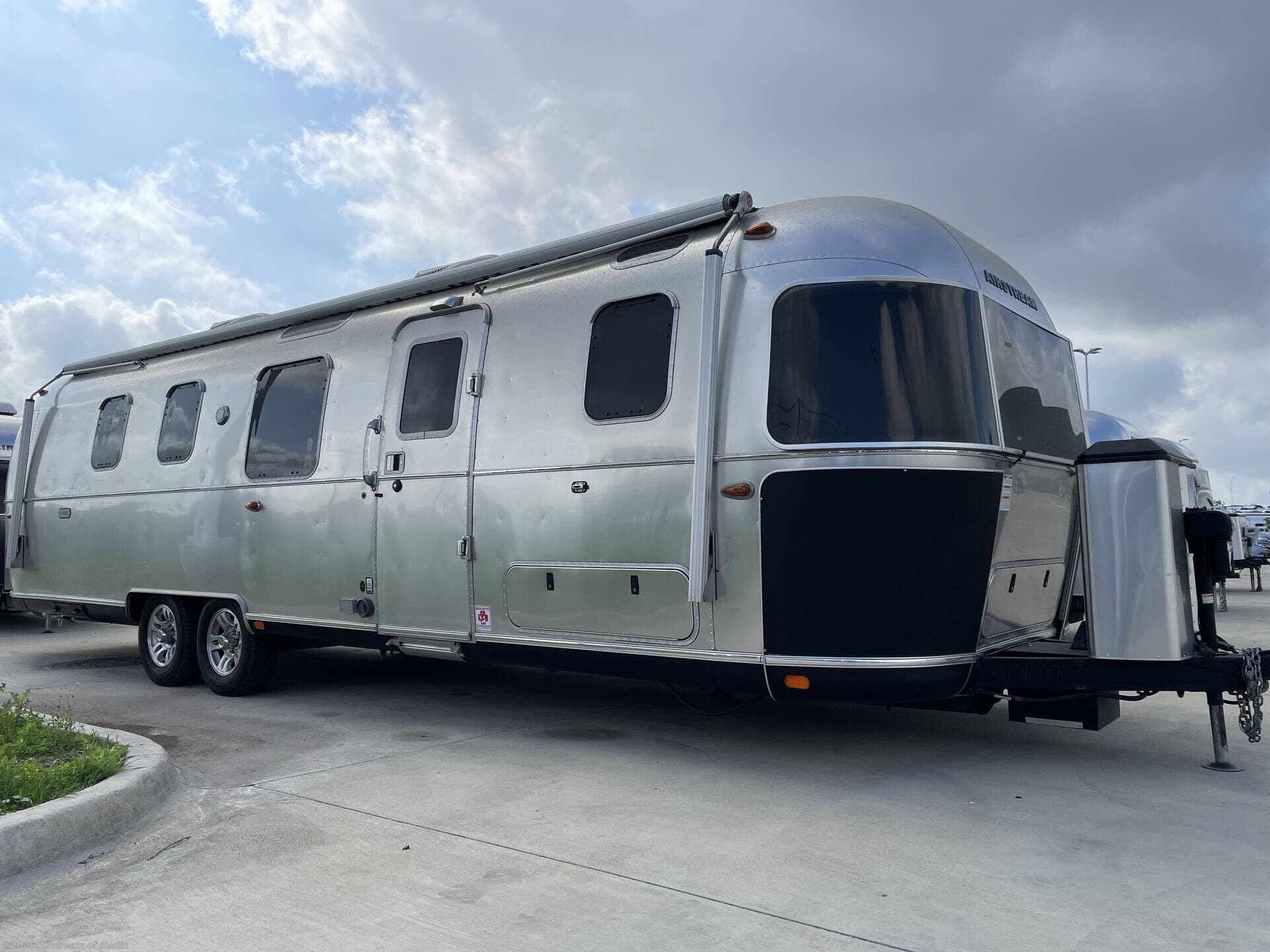 2021 Classic 33FB Twin by Airstream from Airstream of Austin in Buda, Texas