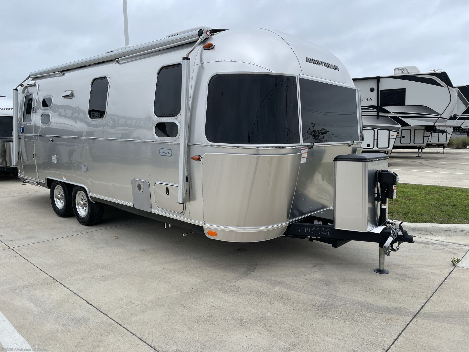 New 2026 Airstream Globetrotter 25FB available in Buda, Texas