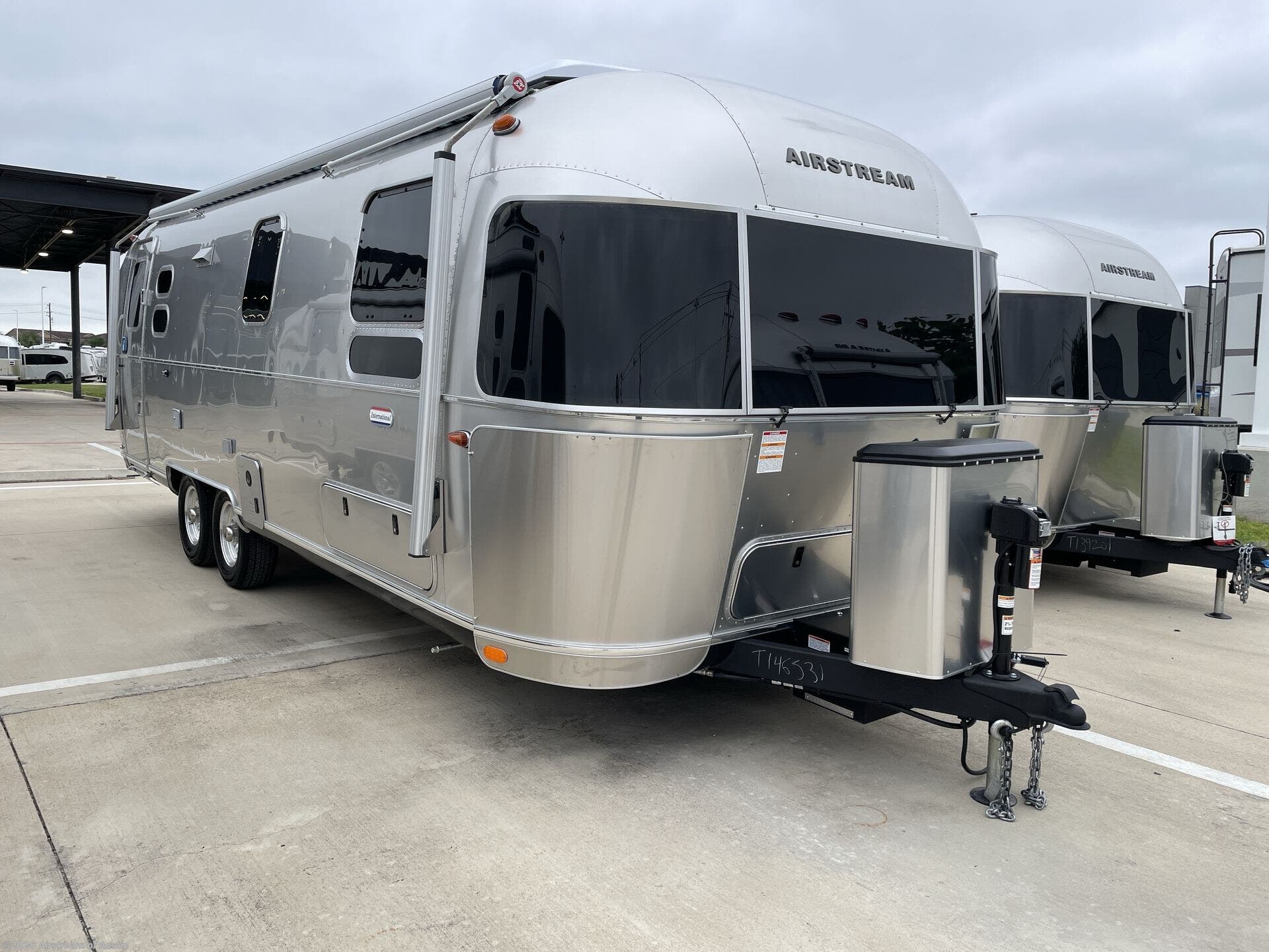 New 2026 Airstream International 27FB Twin available in Buda, Texas