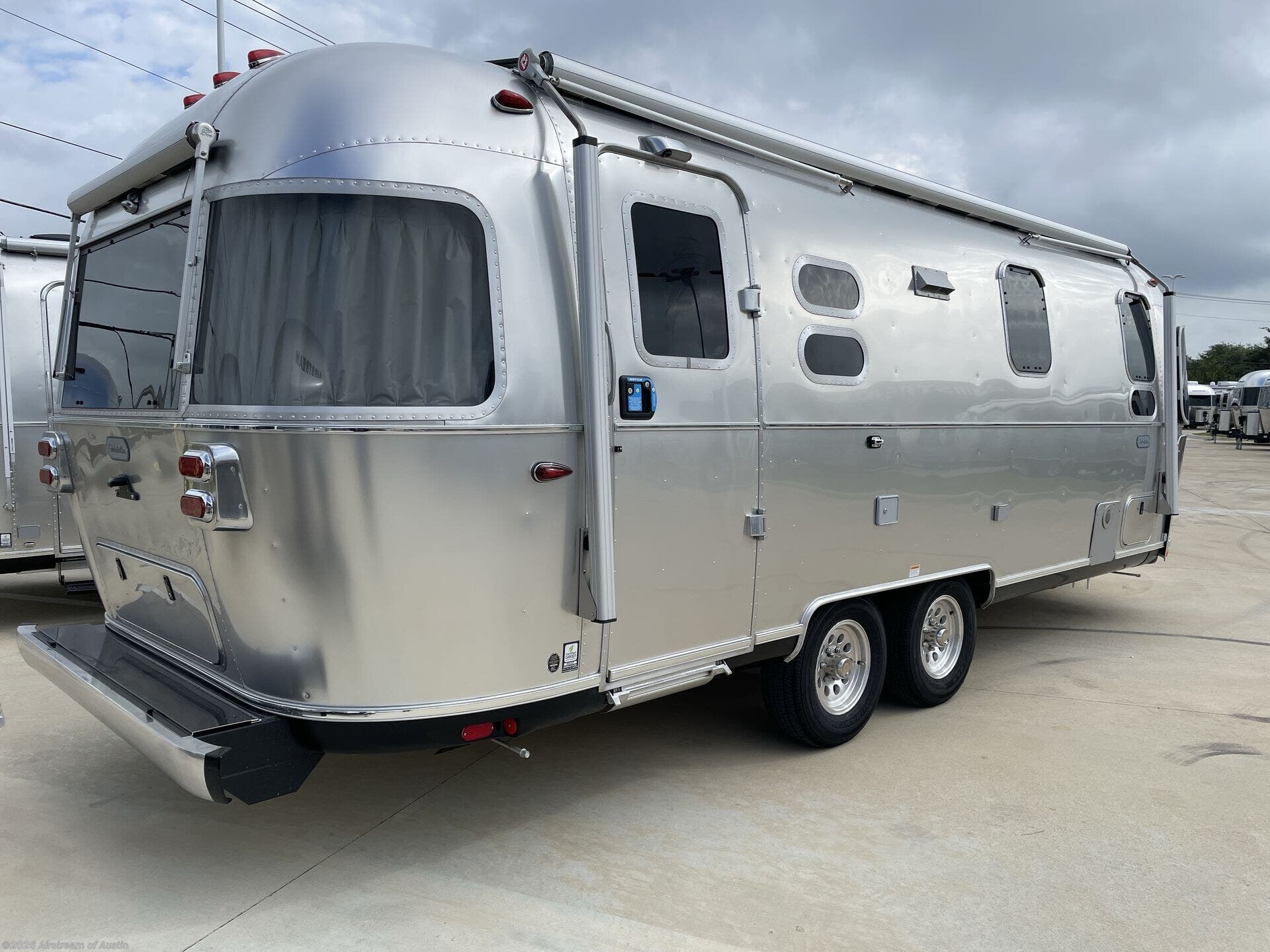 New 2026 Airstream Globetrotter 25FB Twin available in Buda, Texas