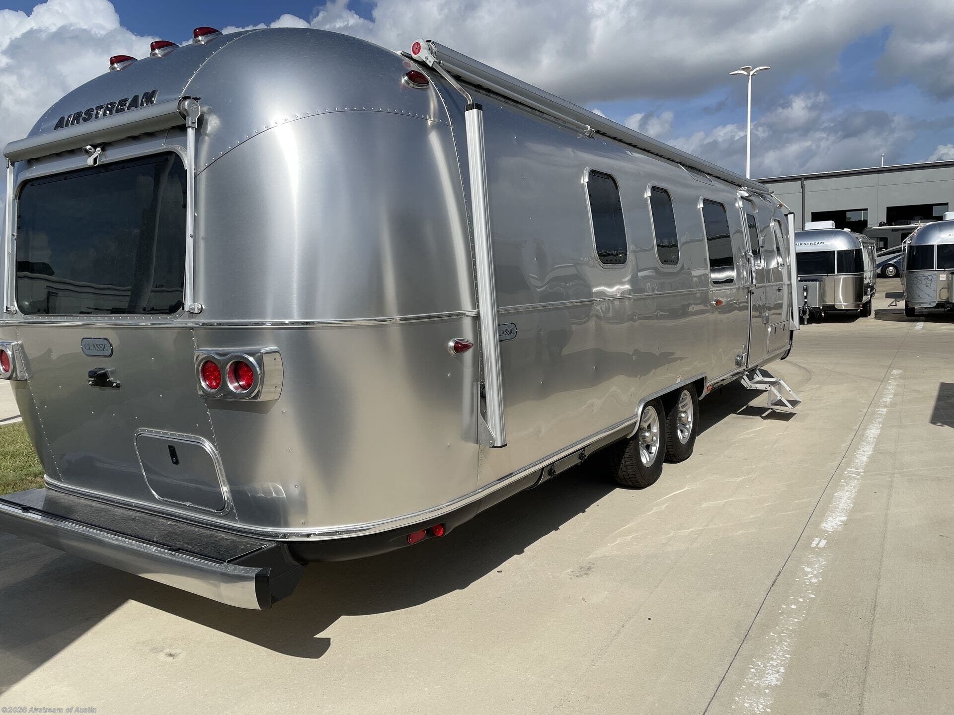 New 2026 Airstream Classic 33FB Twin available in Buda, Texas