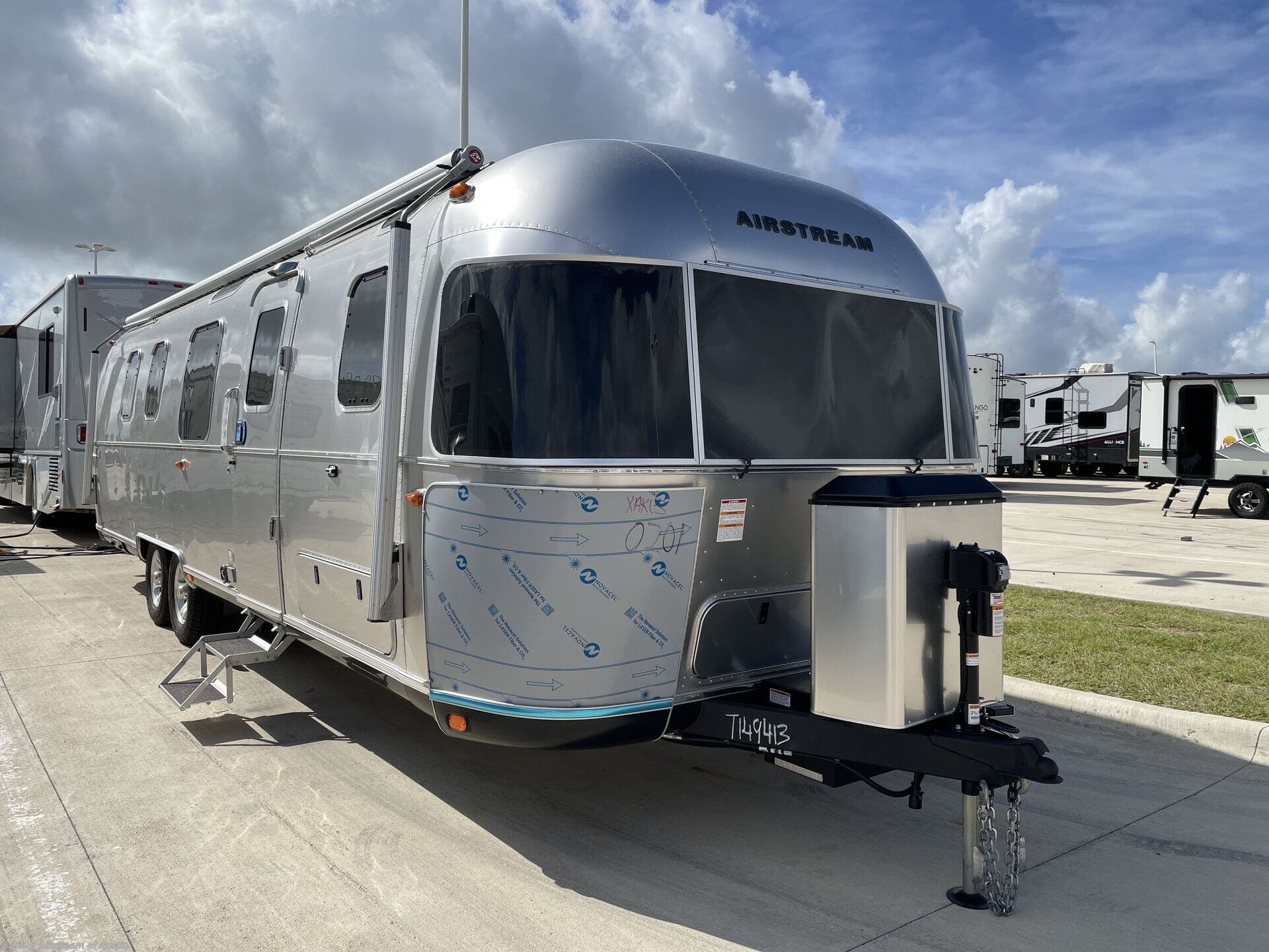 2026 Classic 33FB Twin by Airstream from Airstream of Austin in Buda, Texas