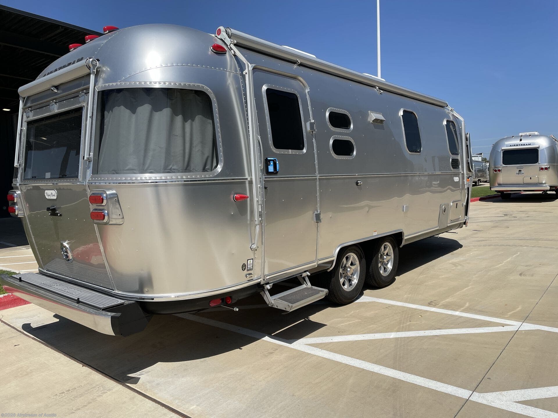 2027 Airstream Flying Cloud 25FBQ - New Travel Trailer For Sale by Airstream of Austin in Buda, Texas