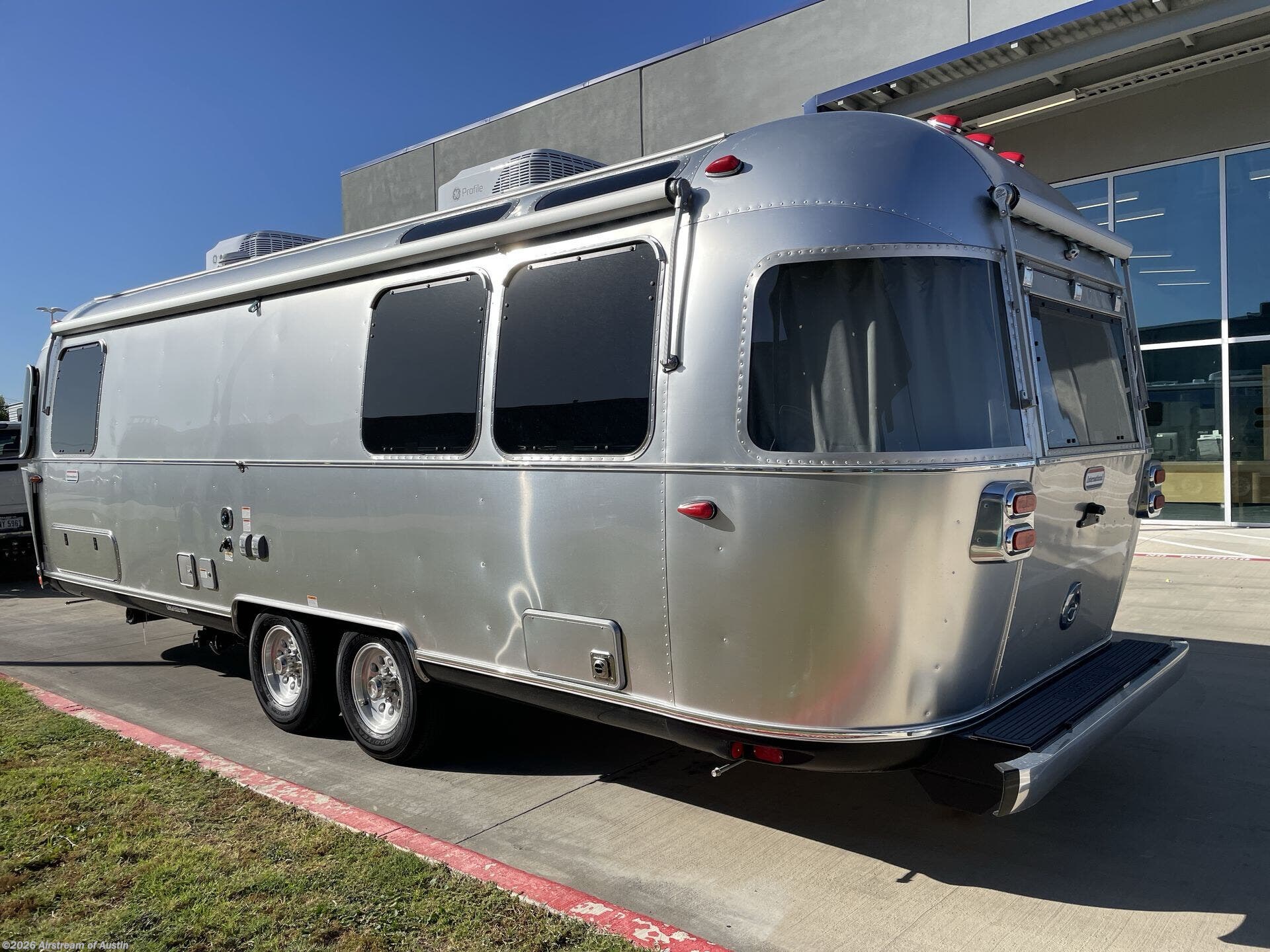 New 2027 Airstream International 27FB Twin available in Buda, Texas
