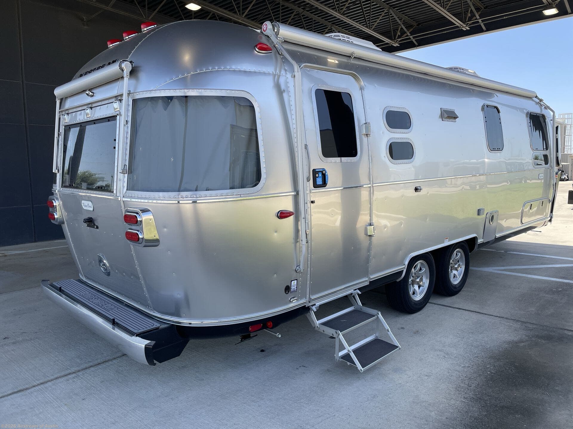 2027 Flying Cloud 27FB Twin by Airstream from Airstream of Austin in Buda, Texas