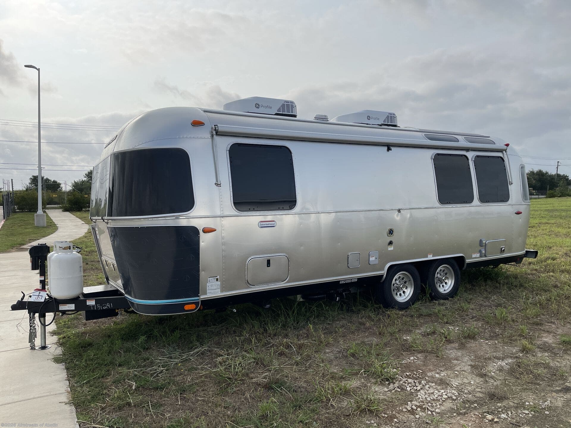 New 2027 Airstream International 25FB Twin available in Buda, Texas