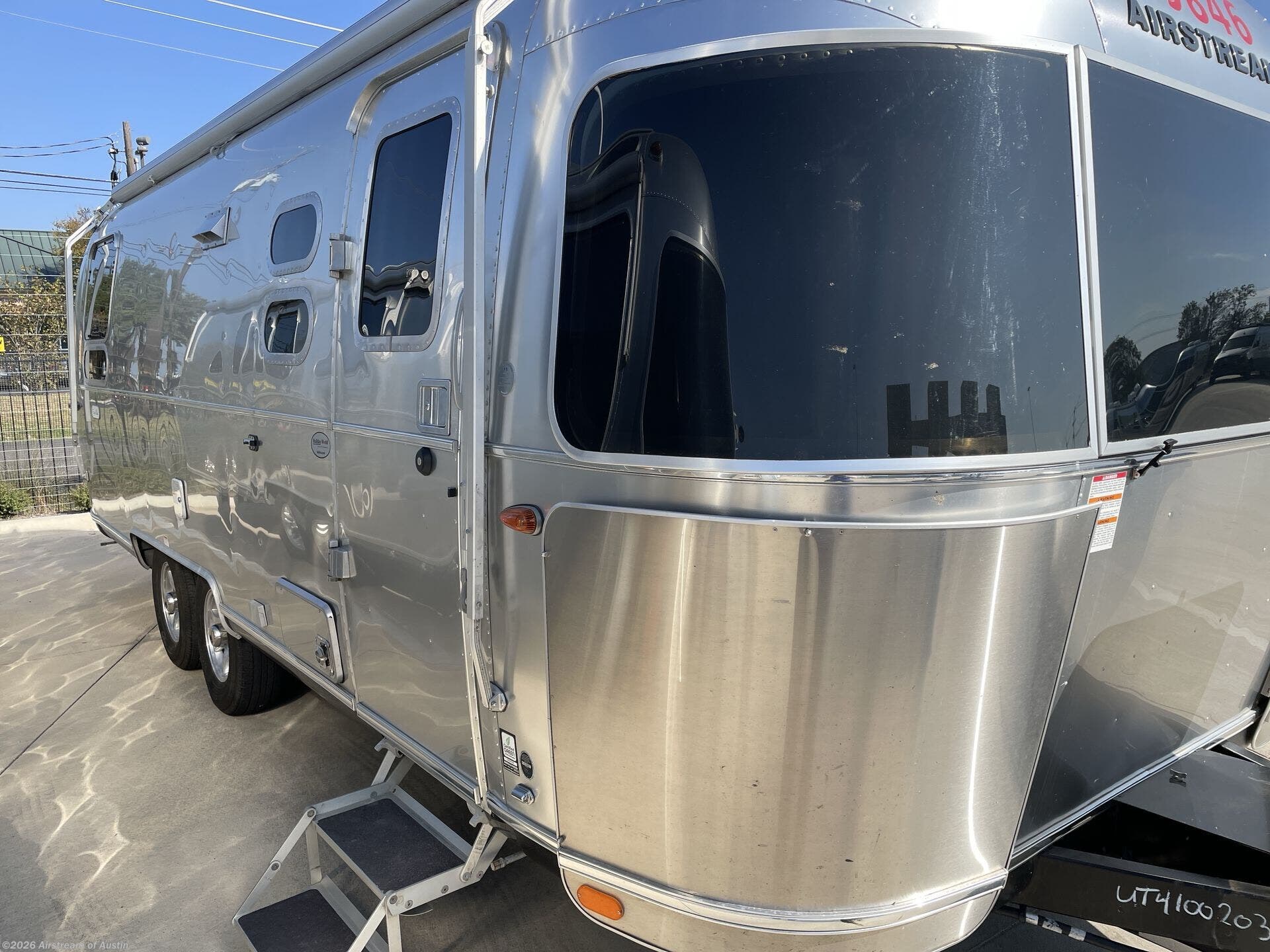 Used 2022 Airstream Flying Cloud 25RB available in Buda, Texas