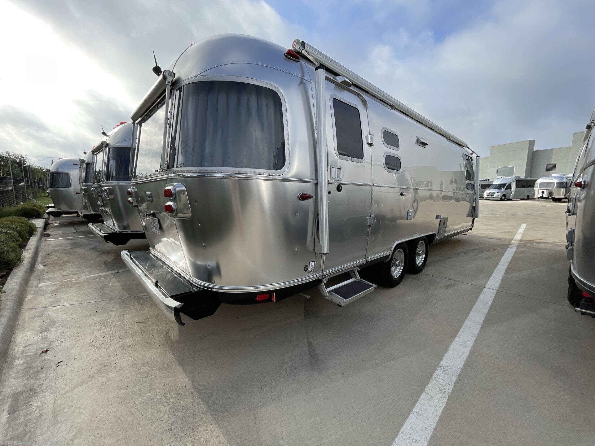 Used 2020 Airstream Globetrotter 27FB Twin available in Buda, Texas