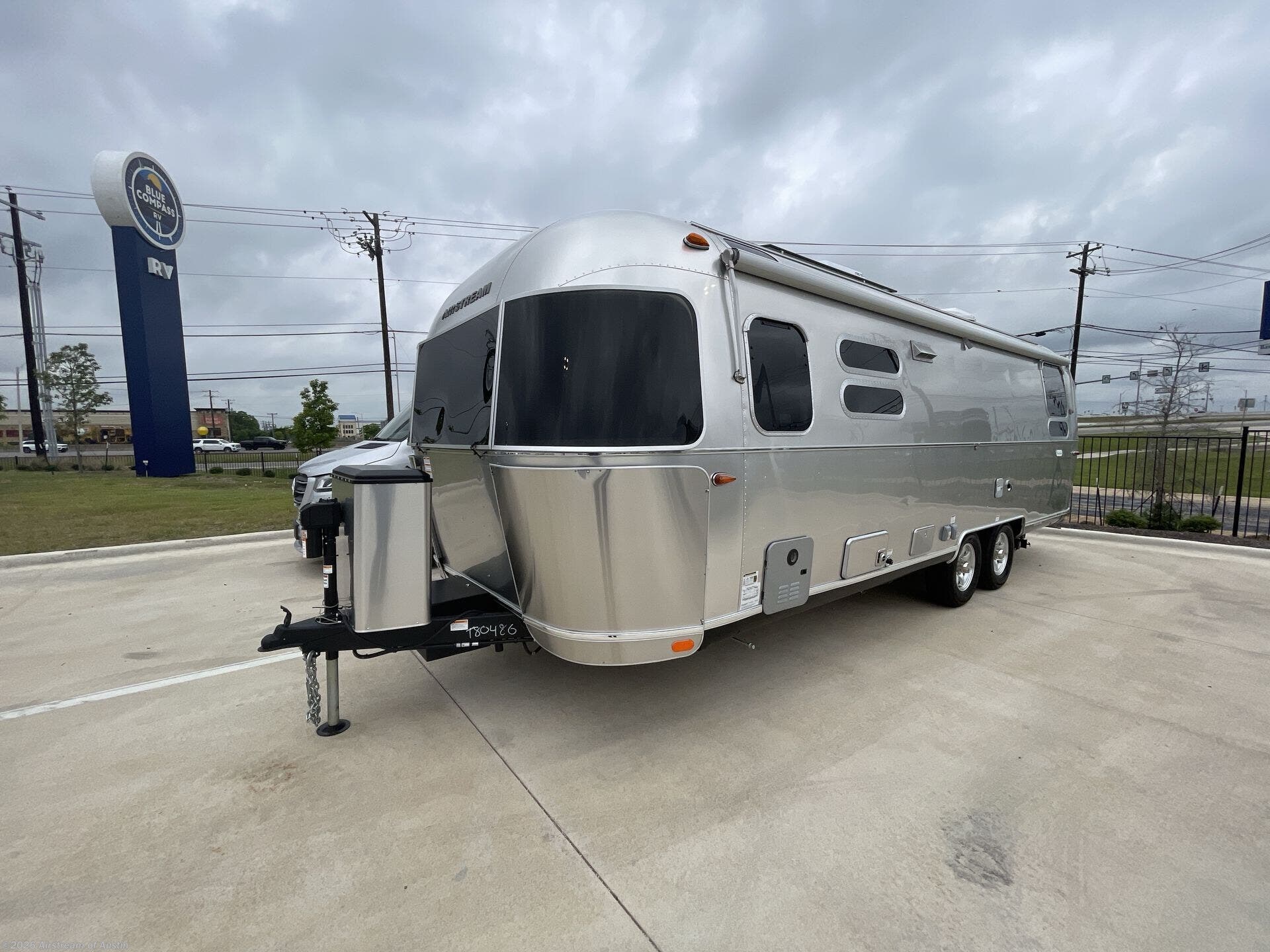2027 Flying Cloud 28RB by Airstream from Airstream of Austin in Buda, Texas