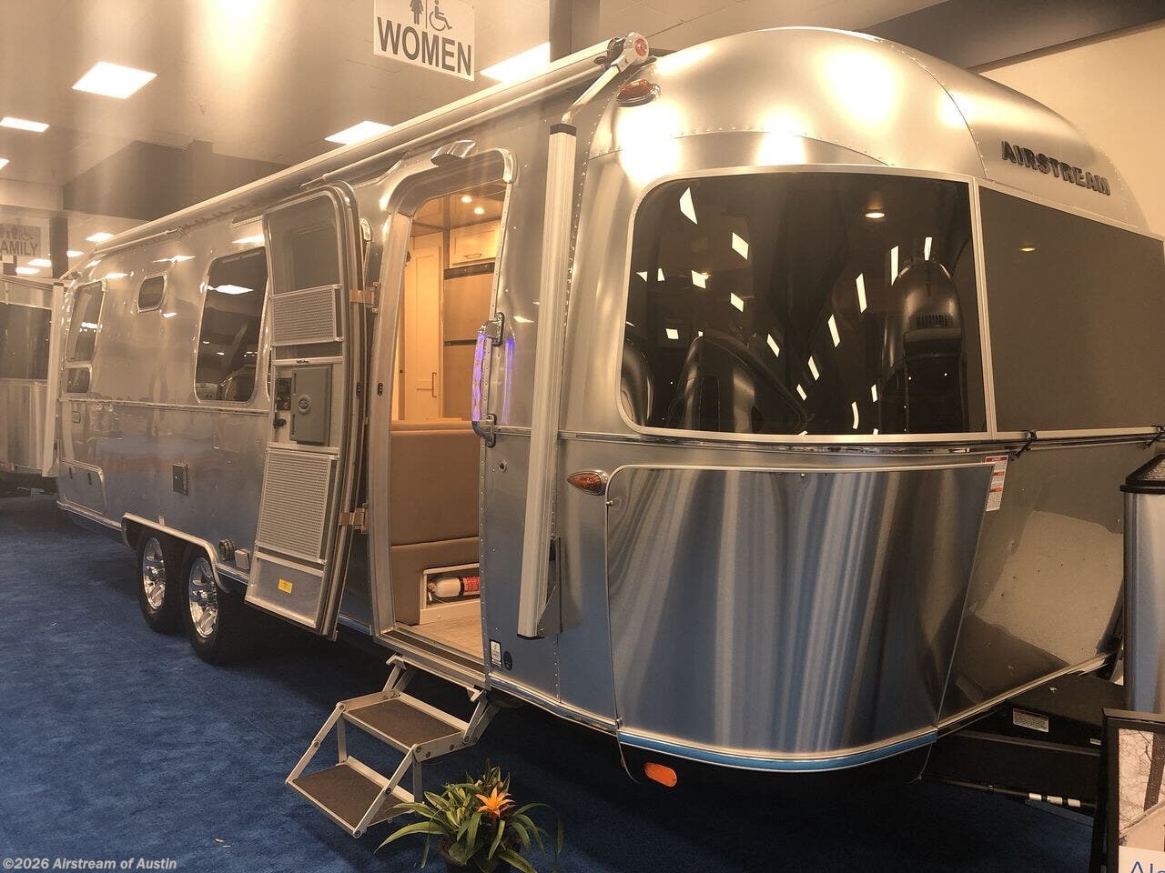 New 2027 Airstream Classic 28RB Twin available in Buda, Texas