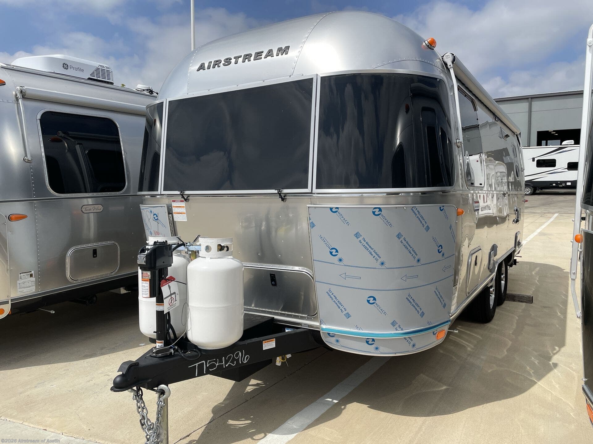 New 2027 Airstream International 23FB Twin available in Buda, Texas