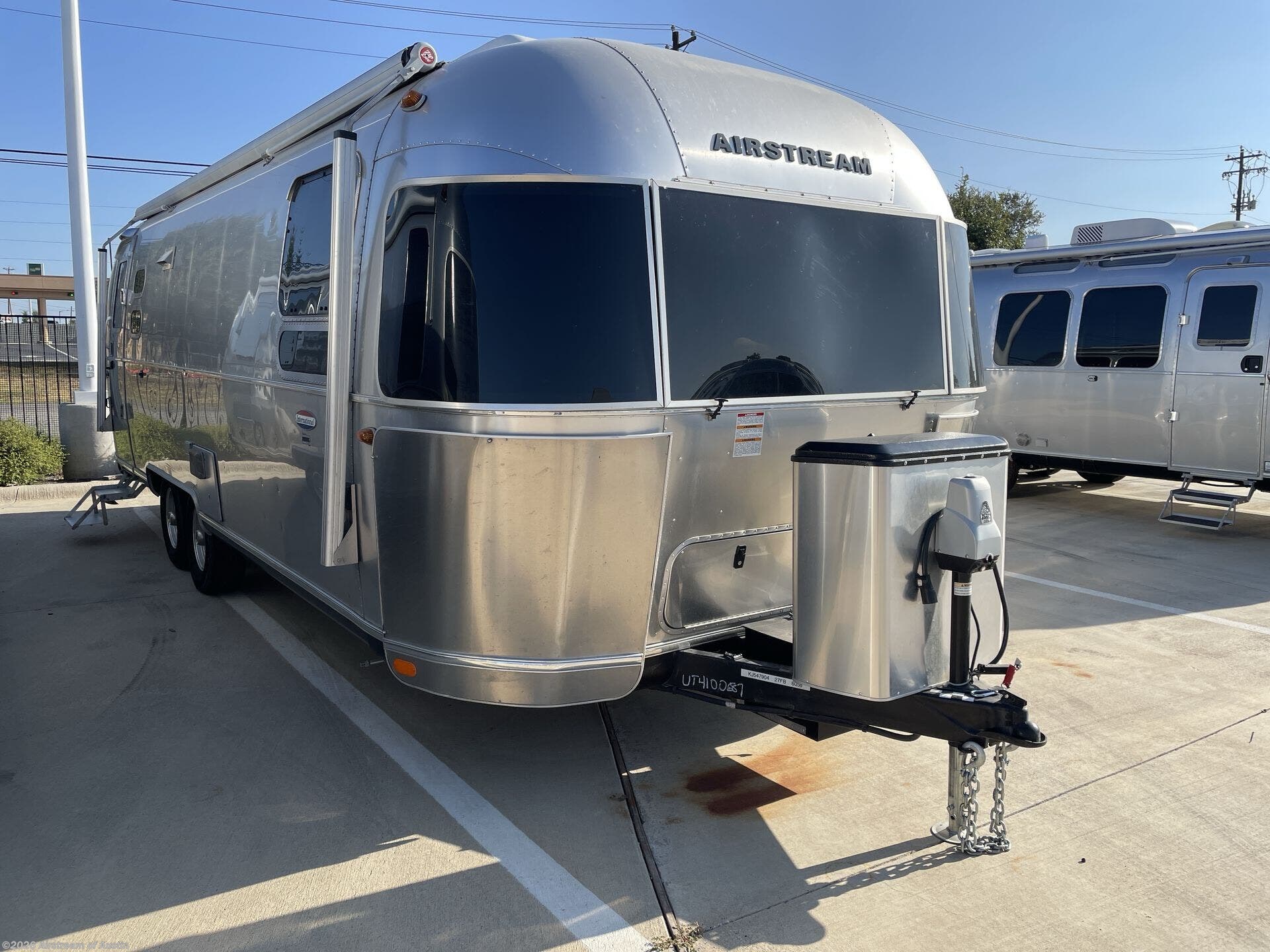 2019 International Signature 27FB by Airstream from Airstream of Austin in Buda, Texas
