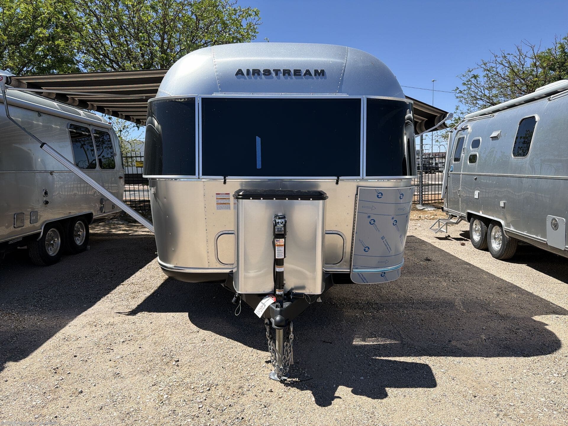New 2026 Airstream Globetrotter 25FB Twin available in Buda, Texas