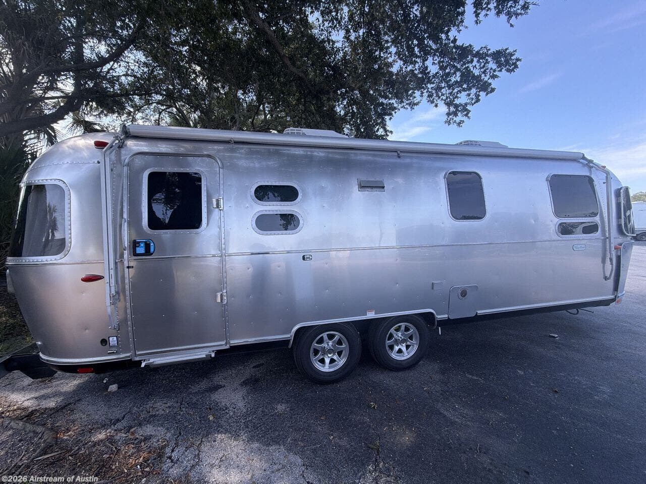 2027 Flying Cloud 27FB by Airstream from Airstream of Austin in Buda, Texas