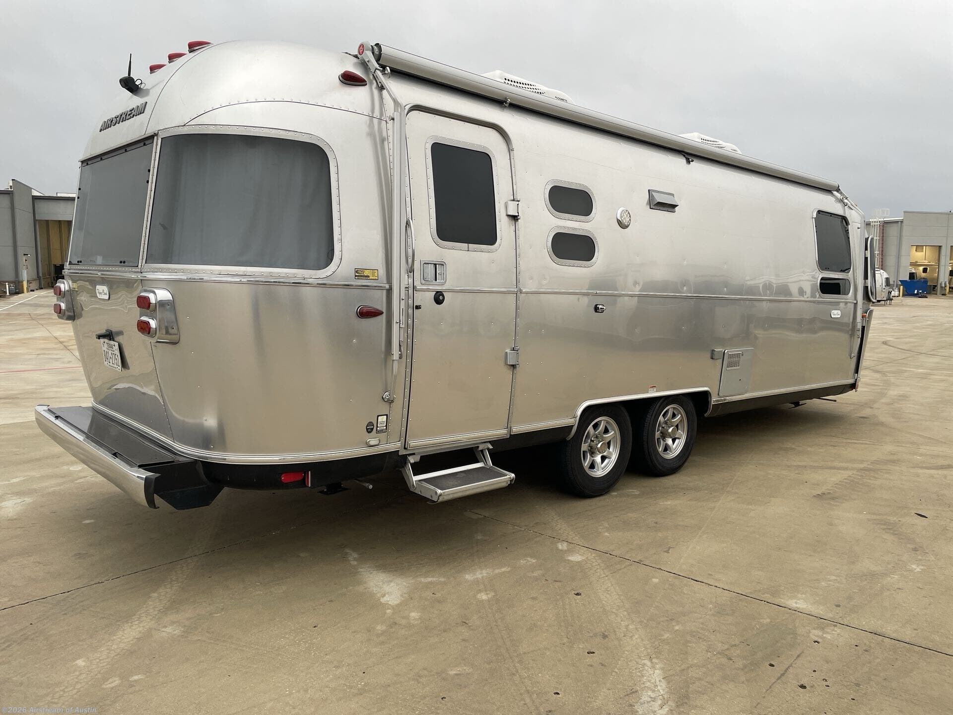 Used 2020 Airstream Flying Cloud 27FB available in Buda, Texas