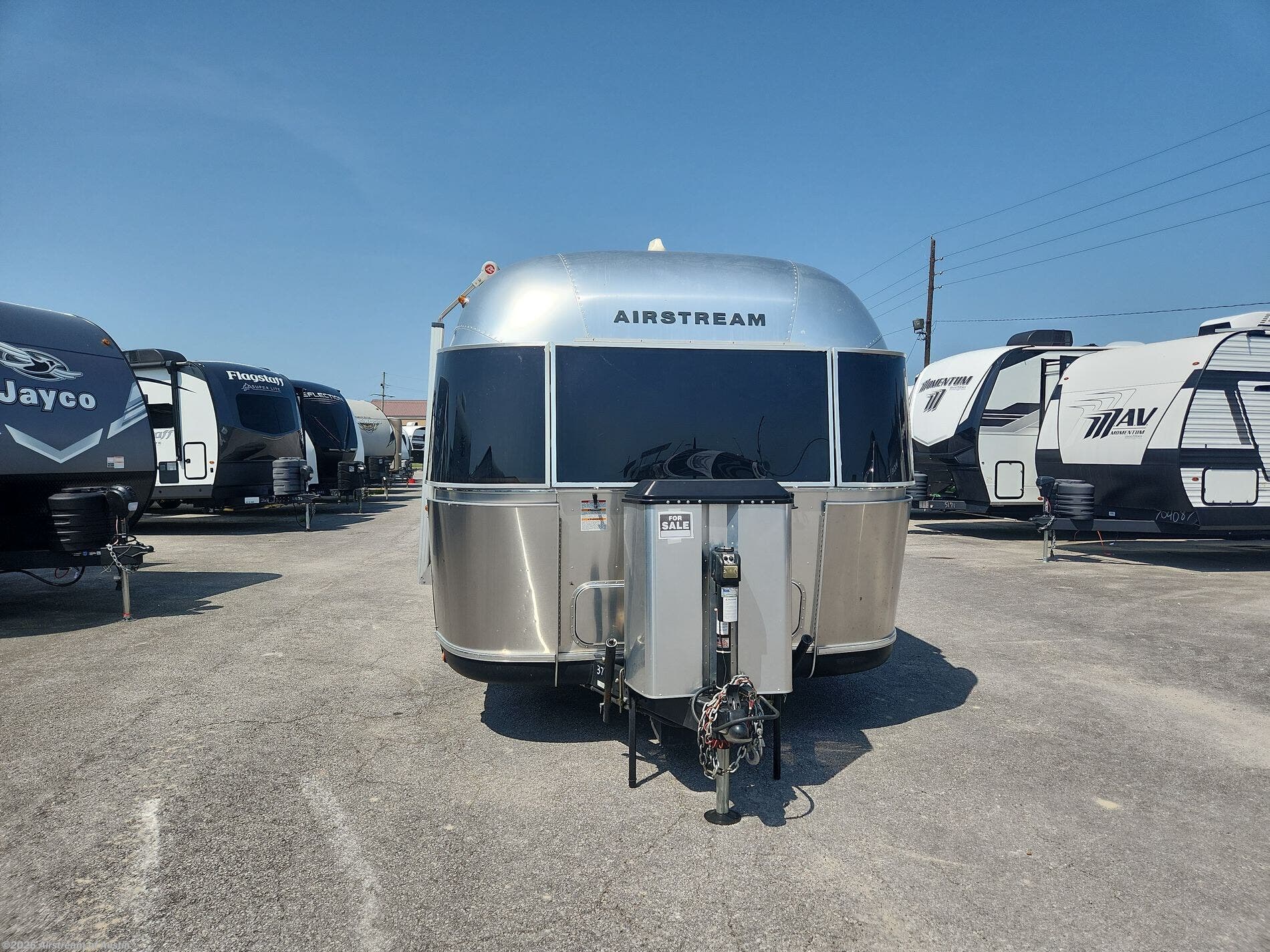 2020 Airstream Classic 33FBQ - Used Travel Trailer For Sale by Airstream of Austin in Buda, Texas