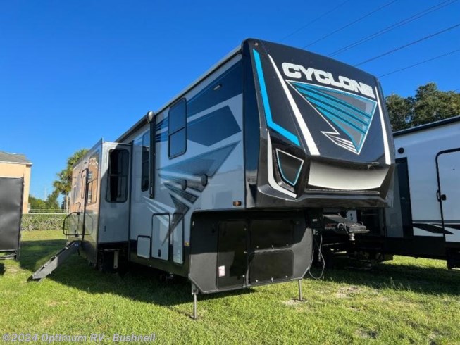 New 2023 Heartland Cyclone 4006 available in Bushnell, Florida
