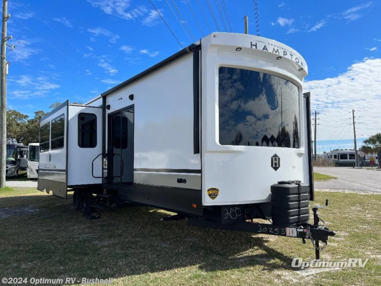 Used 2024 CrossRoads Hampton HP378DBB available in Bushnell, Florida
