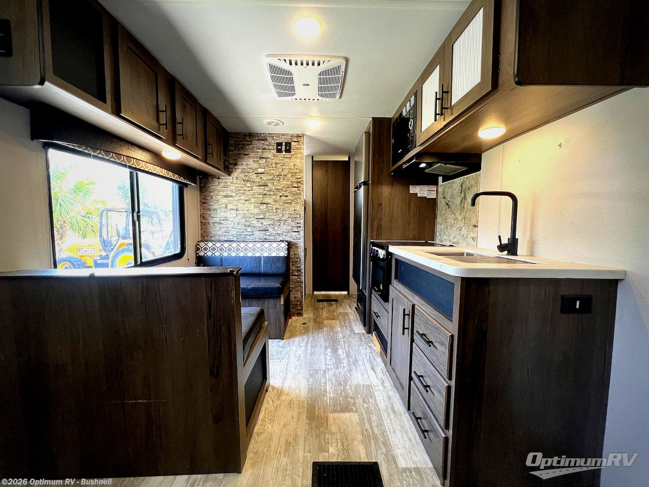 Used 2022 Prime Time Avenger 26BK available in Bushnell, Florida
