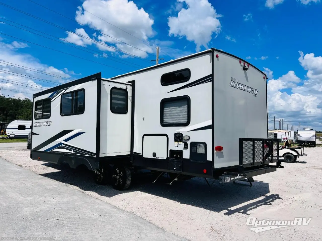 2021 Forest River Cherokee Alpha Wolf 26DBH-L - Used Travel Trailer For Sale by Optimum RV - Bushnell in Bushnell, Florida features Awning, Slideout
