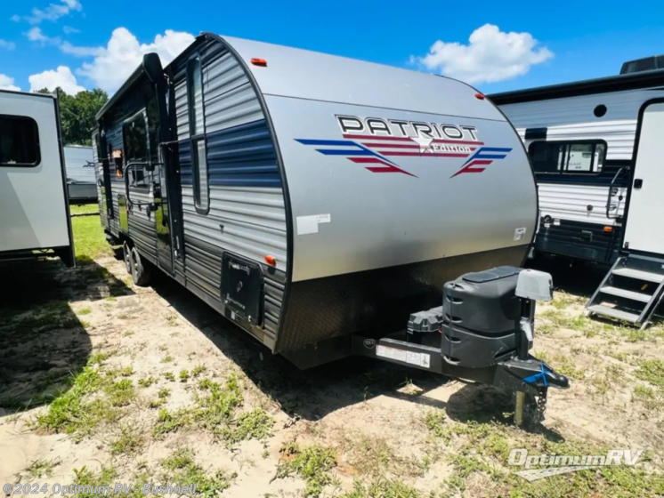 Used 2022 Forest River Patriot Edition 26BRB available in Bushnell, Florida