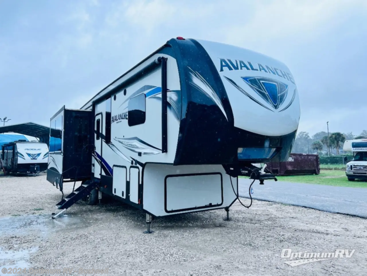 Used 2018 Keystone Avalanche 300RE available in Bushnell, Florida