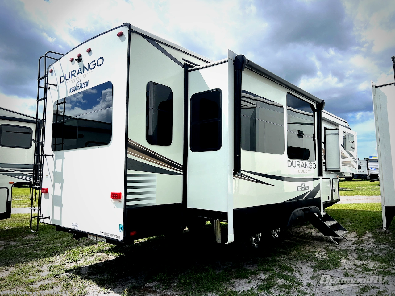 2022 K-Z Durango Gold G356RLQ - Used Fifth Wheel For Sale by Optimum RV - Bushnell in Bushnell, Florida features Awning, Slideout