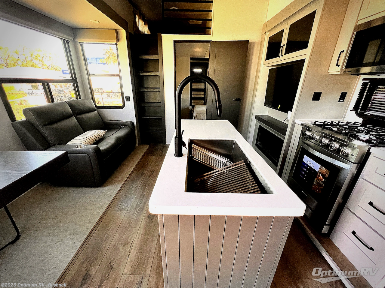 2025 Columbus 376DS by Palomino from Optimum RV - Bushnell in Bushnell, Florida