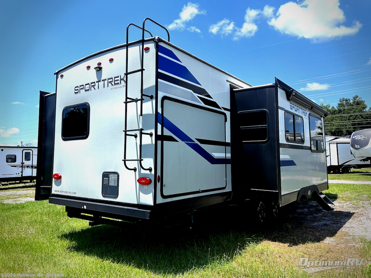 2022 Venture RV SportTrek ST327VIK - Used Travel Trailer For Sale by Optimum RV - Bushnell in Bushnell, Florida features Slideout, Awning