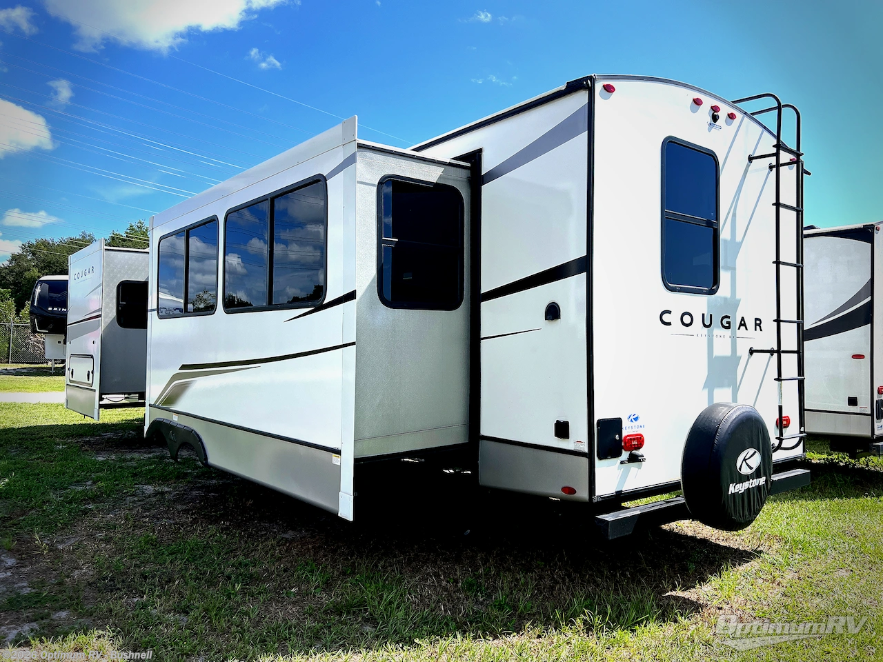 2024 Keystone Cougar Half-Ton 30RKD - Used Travel Trailer For Sale by Optimum RV - Bushnell in Bushnell, Florida features Slideout, Awning