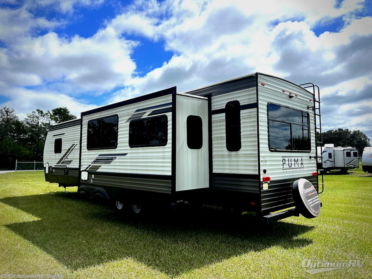 2023 Palomino Puma 32MBDS - Used Travel Trailer For Sale by Optimum RV - Bushnell in Bushnell, Florida features Slideout, Awning