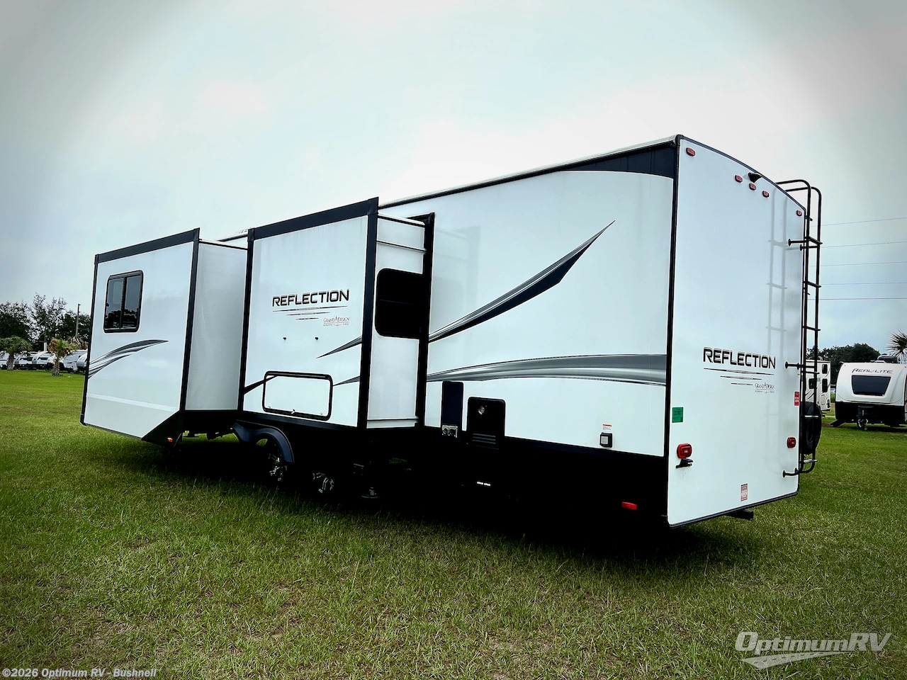 2025 Grand Design Reflection 322FKTS - Used Travel Trailer For Sale by Optimum RV - Bushnell in Bushnell, Florida features Slideout, Awning