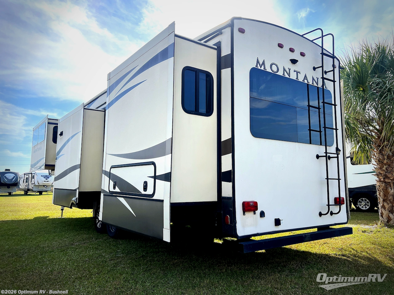 2016 Keystone Montana 3711 FL - Used Fifth Wheel For Sale by Optimum RV - Bushnell in Bushnell, Florida features Slideout
