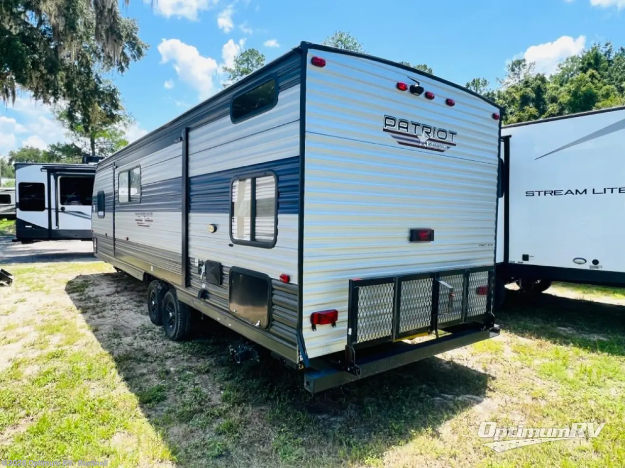 Used 2022 Coachmen Patriot Edition 26BRB available in Bushnell, Florida