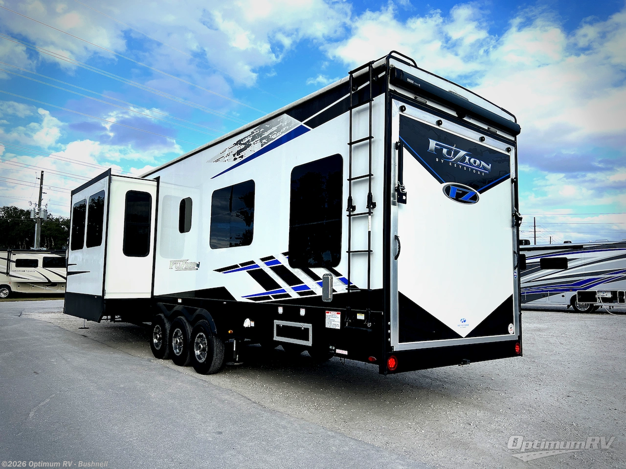 2022 Keystone Fuzion 424 - Used Fifth Wheel For Sale by Optimum RV - Bushnell in Bushnell, Florida features Awning, Slideout