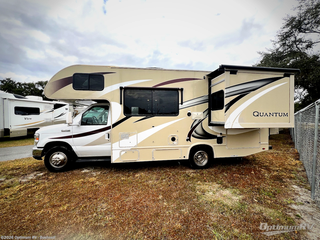 2017 Thor Quantum GR22 - Used Class C For Sale by Optimum RV - Bushnell in Bushnell, Florida features Awning, Slideout