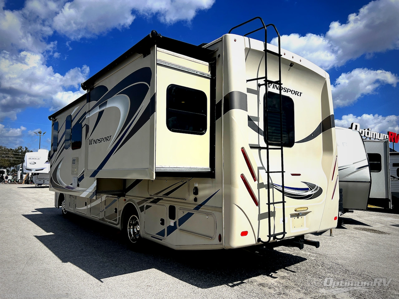 2018 Thor Windsport 27B - Used Class A For Sale by Optimum RV - Bushnell in Bushnell, Florida features Slideout
