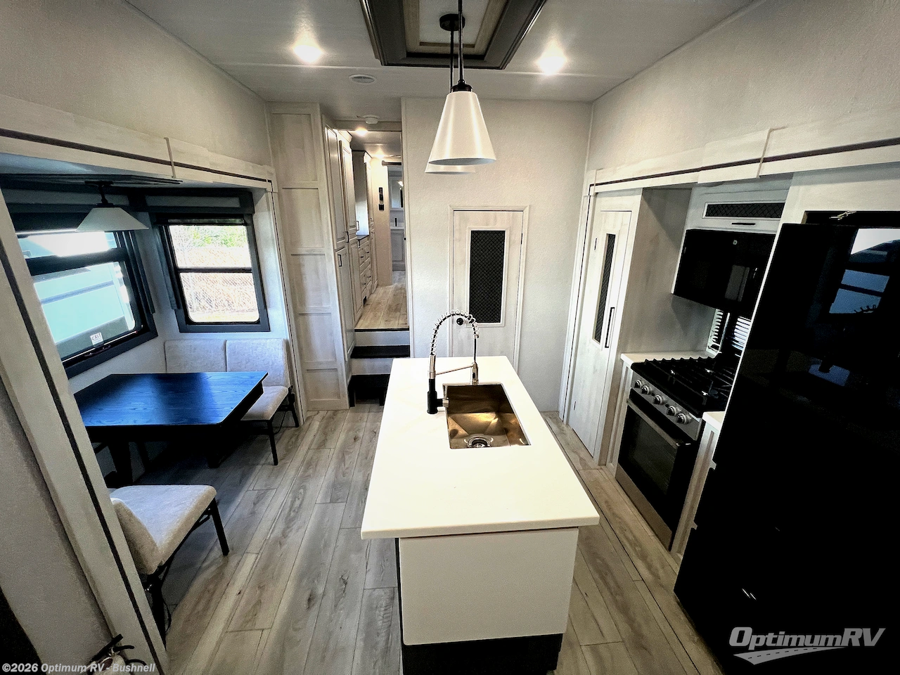 Used 2025 East to West Ahara 380FL available in Bushnell, Florida