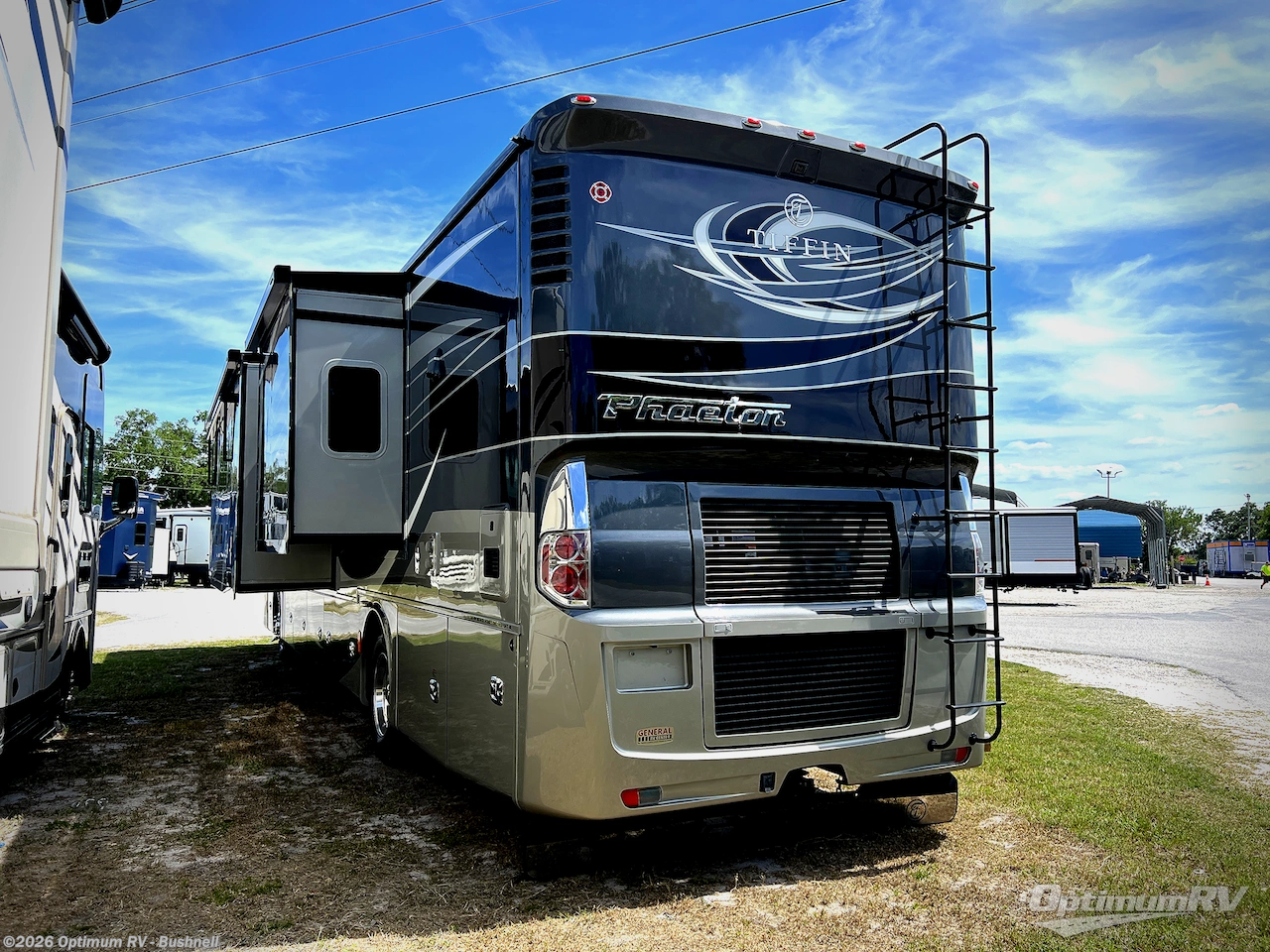 2019 Tiffin Phaeton 40 QBH - Used Class A For Sale by Optimum RV - Bushnell in Bushnell, Florida features Awning, Slideout